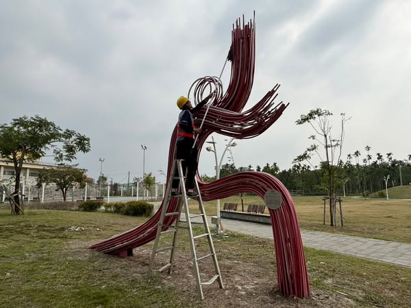 萬有清潔屏東公共藝術清潔服務，讓藝術煥然一新的第2張圖片