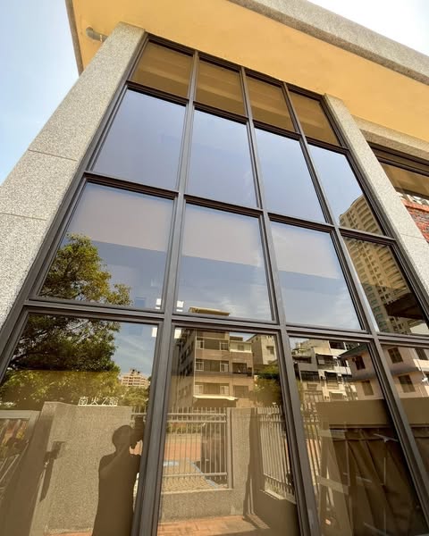 【玻璃清潔案例｜高雄商辦大樓】的第4張圖片